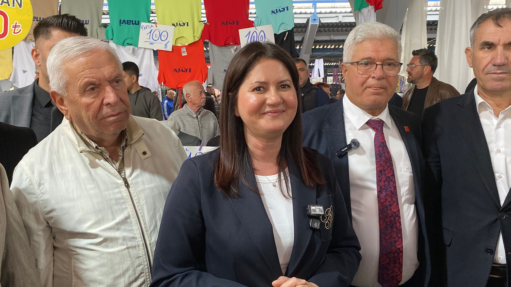 Edirne’nin ticaret hayatında ve turizm potansiyelinde kritik bir rol oynayan, özellikle komşu ülkeler Yunanistan ve Bulgaristan’dan gelen turistlerin vazgeçilmez durağı olan pazar alanı, kapılarını yeniden açtı.